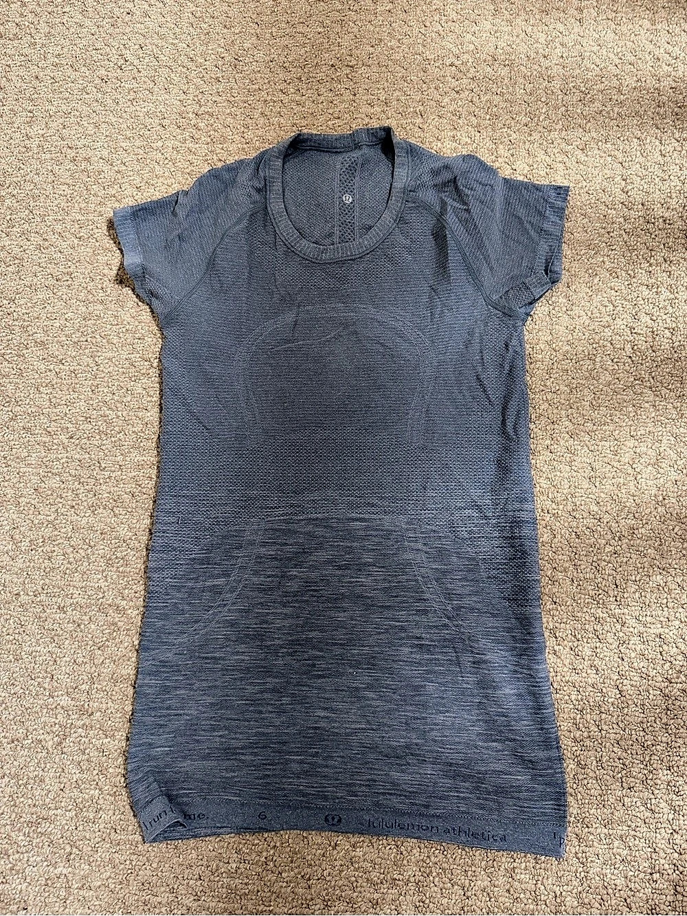 lululemon Swiftly Tech Short Sleeve Crew Blue Size 6